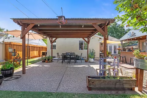 Exterior - 411 Santa Barbara Ave, Modesto, CA 95354 photo 8 of 11