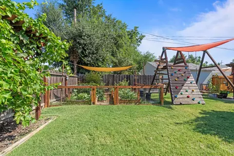 Exterior - 411 Santa Barbara Ave, Modesto, CA 95354 photo 5 of 11
