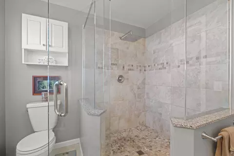 Bath - 411 Santa Barbara Ave, Modesto, CA 95354 photo 2 of 3