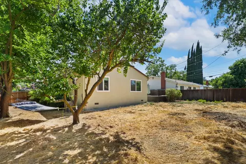 Exterior - 1629 Pacific Dr, Davis, CA 95616 photo 10 of 15