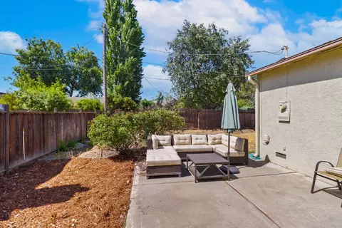 Exterior - 1629 Pacific Dr, Davis, CA 95616 photo 4 of 15
