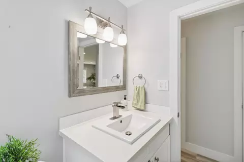 Bath - 1629 Pacific Dr, Davis, CA 95616 photo 2 of 2