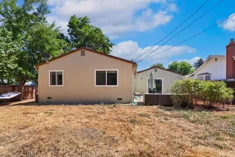Exterior - 1629 Pacific Dr, Davis, CA 95616 photo 7 of 15