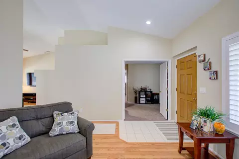 Entry Way - 4925 Wild Rose Dr, Salida, CA 95368 photo 2 of 6