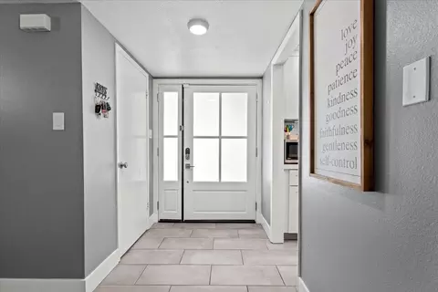 Entry Way - 608 Nome Ave, Modesto, CA 95350 photo 1 of 4