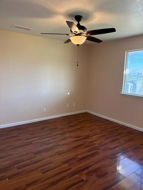 Bedroom - 4654 Powerline Rd, Olivehurst, CA 95961 photo 1 of 3