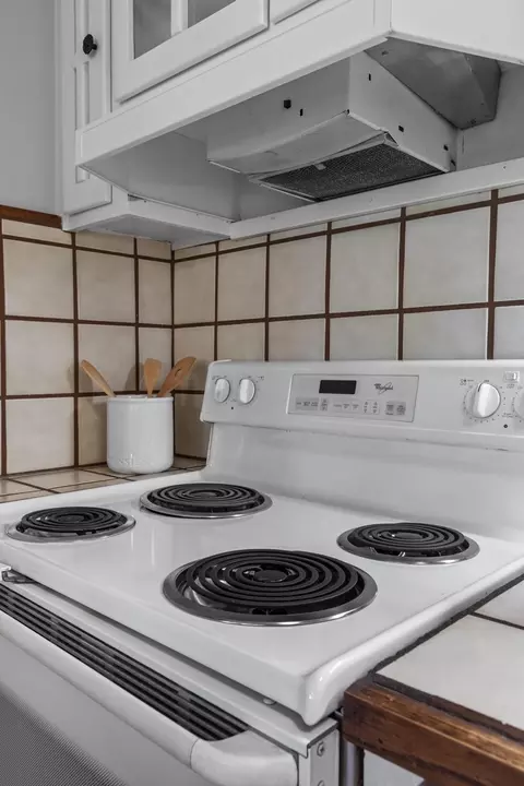 Kitchen - 4707 Eli Ct, Carmichael, CA 95608 photo 4 of 5