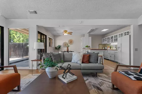 Living - 4707 Eli Ct, Carmichael, CA 95608 photo 4 of 4