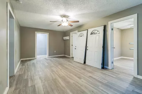 Living - 28127 Mono, Madera, CA 93638 photo 2 of 4