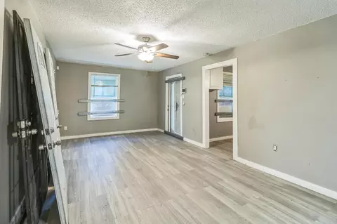 Living - 28127 Mono, Madera, CA 93638 photo 4 of 4