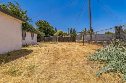 Exterior - 28127 Mono, Madera, CA 93638 photo 5 of 7