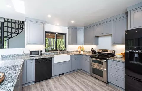 Kitchen - 1638 Swansboro Rd, Placerville, CA 95667 photo 4 of 5