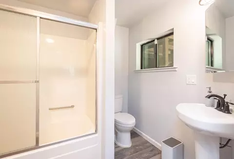 Bath - 1638 Swansboro Rd, Placerville, CA 95667 photo 3 of 4