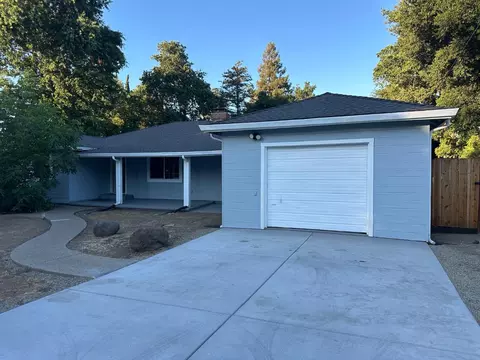 2214 W Idaho Ave, Stockton, CA 95204