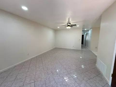 209 Pine St, Modesto, CA 95351 photo 5