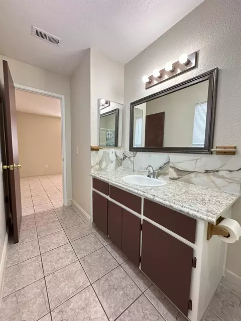 209 Pine St, Modesto, CA 95351 photo 23