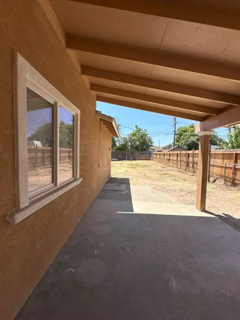 209 Pine St, Modesto, CA 95351 photo 24