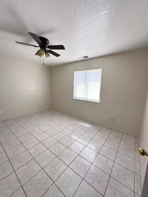209 Pine St, Modesto, CA 95351 photo 18