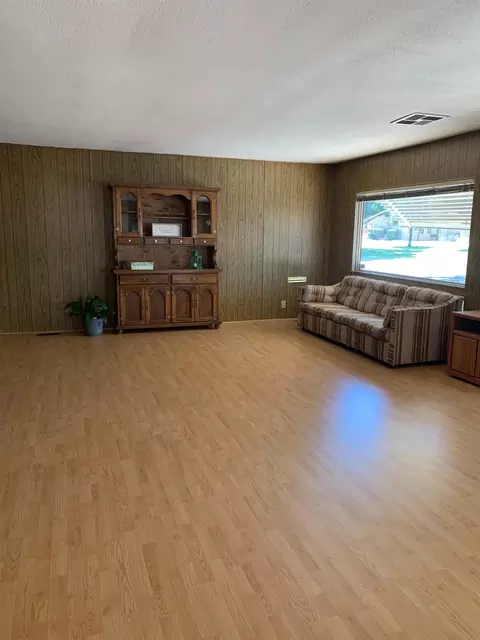 2121 Viking Ln, Modesto, CA 95350 photo 4