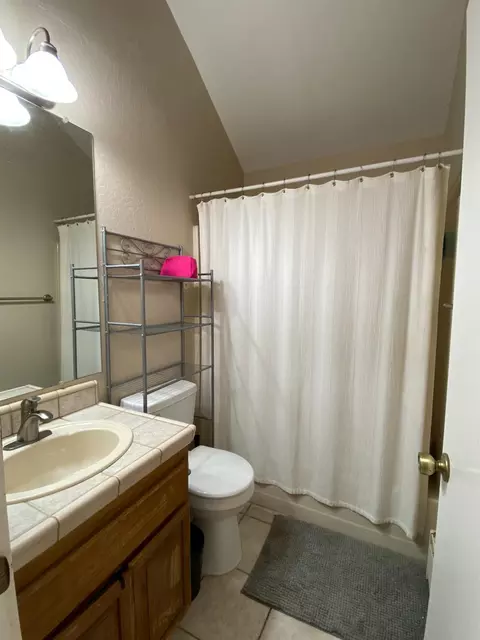 Bath - 196 Snowberry Ct #8, Murphys, CA 95247 photo 2 of 2