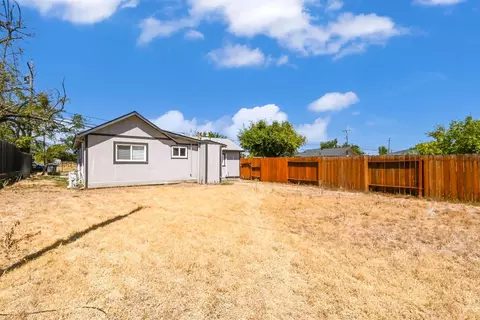 Exterior - 1838 14th St, Olivehurst, CA 95961 photo 6 of 10