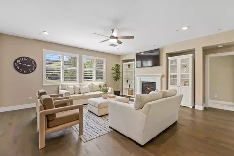 Living - 981 Dusty Stone Loop, Rocklin, CA 95765 photo 2 of 5