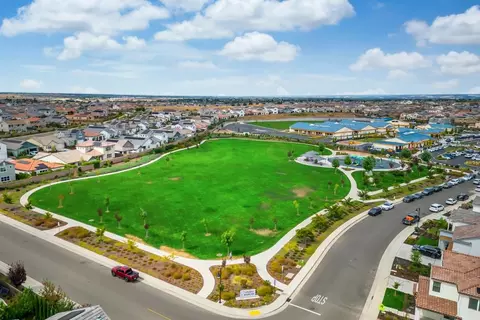 View/Area - 981 Dusty Stone Loop, Rocklin, CA 95765 photo 11 of 13