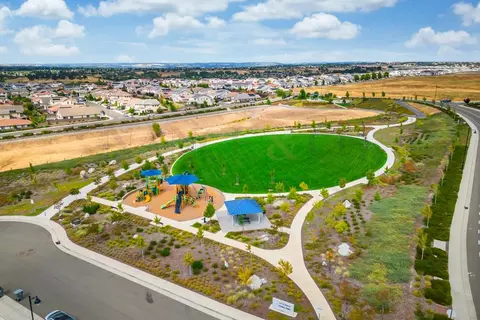 View/Area - 981 Dusty Stone Loop, Rocklin, CA 95765 photo 8 of 13