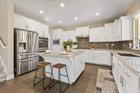 Kitchen - 981 Dusty Stone Loop, Rocklin, CA 95765 photo 1 of 6