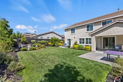 Exterior - 981 Dusty Stone Loop, Rocklin, CA 95765 photo 4 of 13