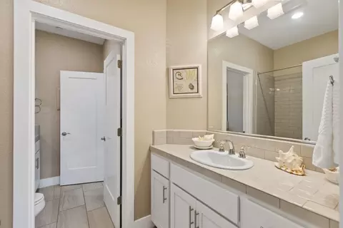Bath - 981 Dusty Stone Loop, Rocklin, CA 95765 photo 9 of 11