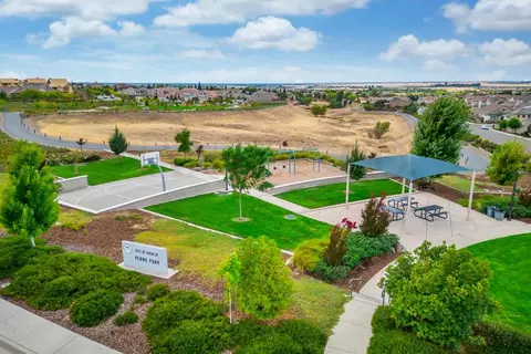 View/Area - 981 Dusty Stone Loop, Rocklin, CA 95765 photo 6 of 13