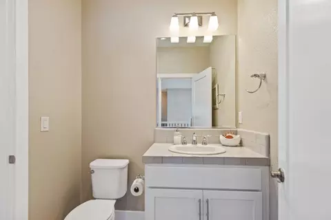 Bath - 981 Dusty Stone Loop, Rocklin, CA 95765 photo 11 of 11