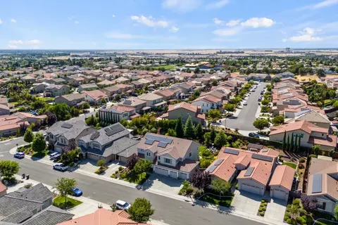 View/Area - 981 Dusty Stone Loop, Rocklin, CA 95765 photo 2 of 13