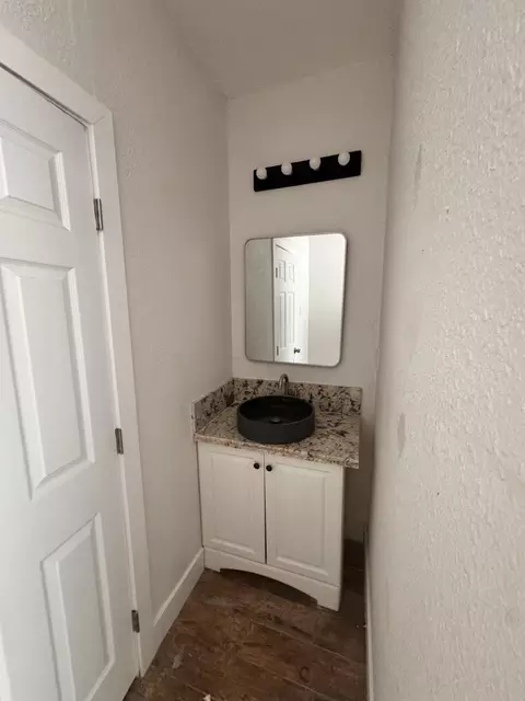 Bath - 2374 Birch St, Live Oak, CA 95953 photo 3 of 3