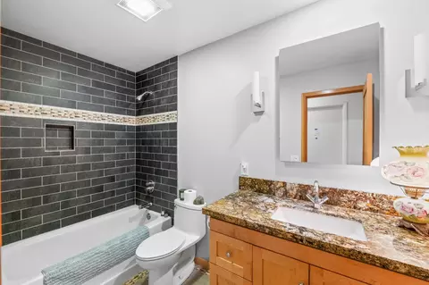 Bath - 3028 Boulder Pl, Davis, CA 95618 photo 1 of 3