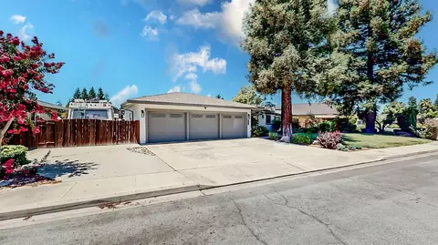 1781 Smith Dr, Turlock, CA 95382 photo 2