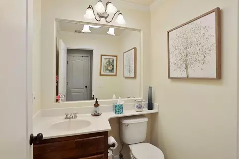 Bath - 494 Summerton Ln, Turlock, CA 95382 photo 1 of 7