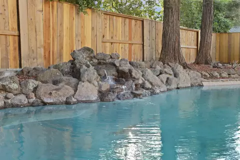 Exterior - 494 Summerton Ln, Turlock, CA 95382 photo 16 of 17