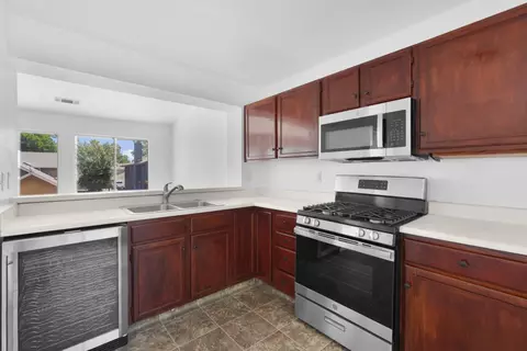 Kitchen - 572 Moray Way, Patterson, CA 95363 photo 1 of 2