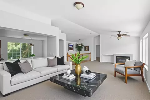 Living - 572 Moray Way, Patterson, CA 95363 photo 2 of 5