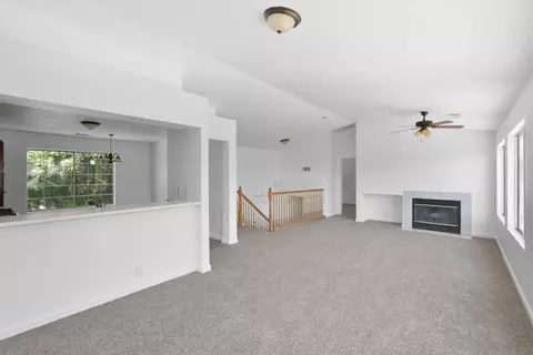 Living - 572 Moray Way, Patterson, CA 95363 photo 3 of 5