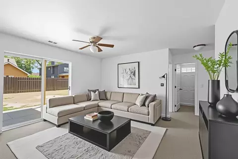 Living - 572 Moray Way, Patterson, CA 95363 photo 4 of 5