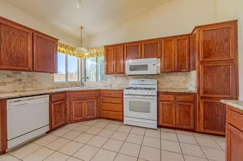 1079 Rosehill Dr, Chowchilla, CA 93610 photo 22