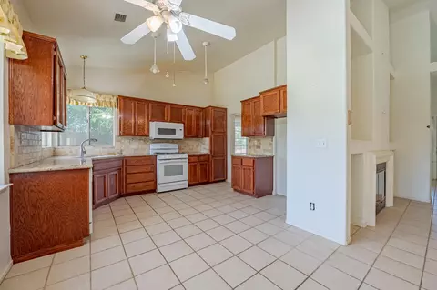 1079 Rosehill Dr, Chowchilla, CA 93610 photo 20