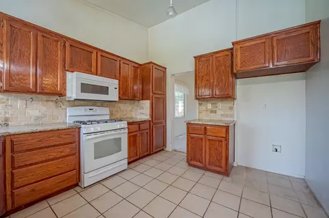 1079 Rosehill Dr, Chowchilla, CA 93610 photo 23