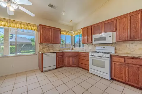 1079 Rosehill Dr, Chowchilla, CA 93610 photo 21