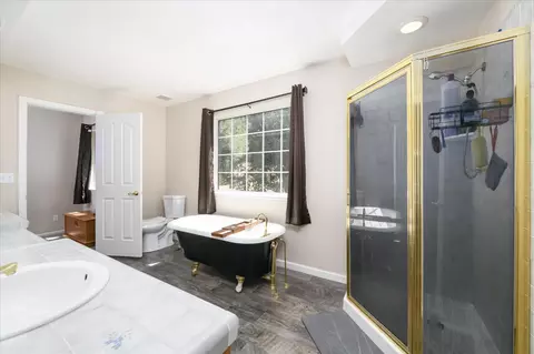 Bath - 7181 Nutmeg Ln, Placerville, CA 95667 photo 3 of 4