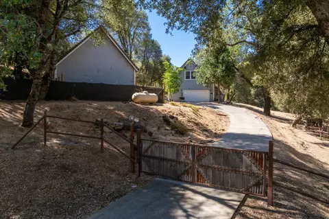 Exterior - 7181 Nutmeg Ln, Placerville, CA 95667 photo 3 of 15