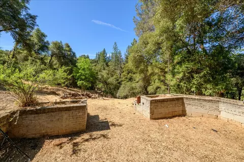 Exterior - 7181 Nutmeg Ln, Placerville, CA 95667 photo 5 of 15